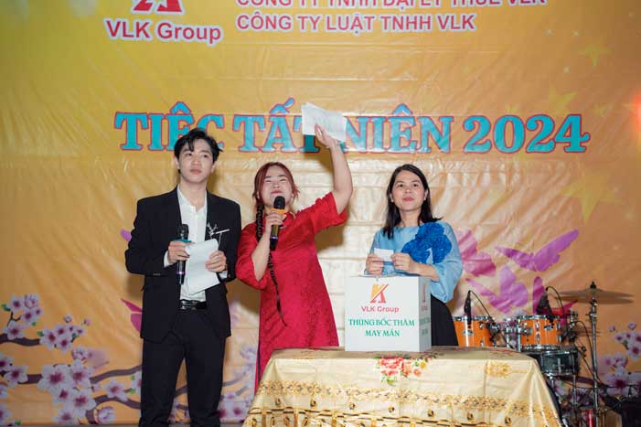 Tất niên 2024